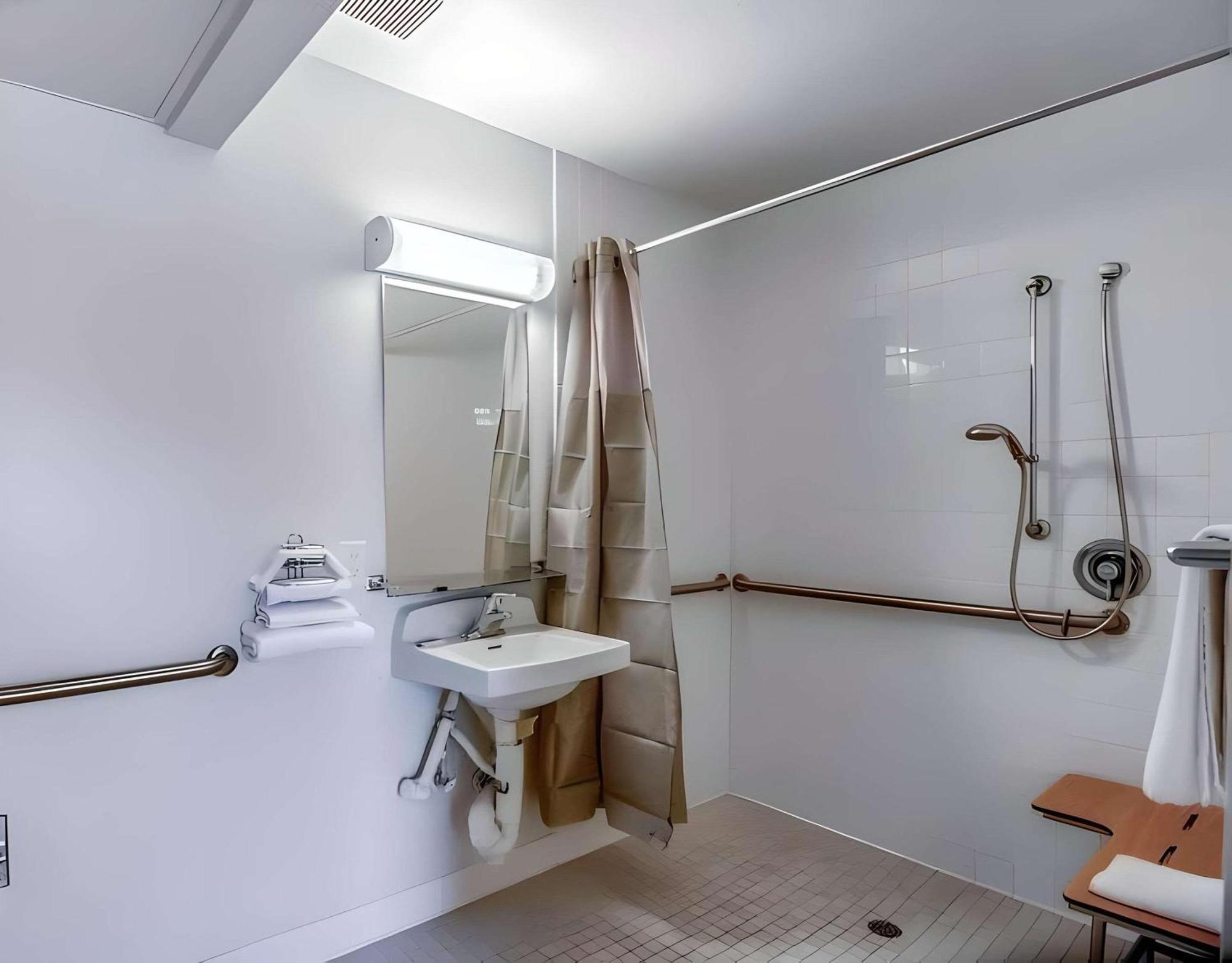 Park Inn By Radisson, Tracy Bagian luar foto