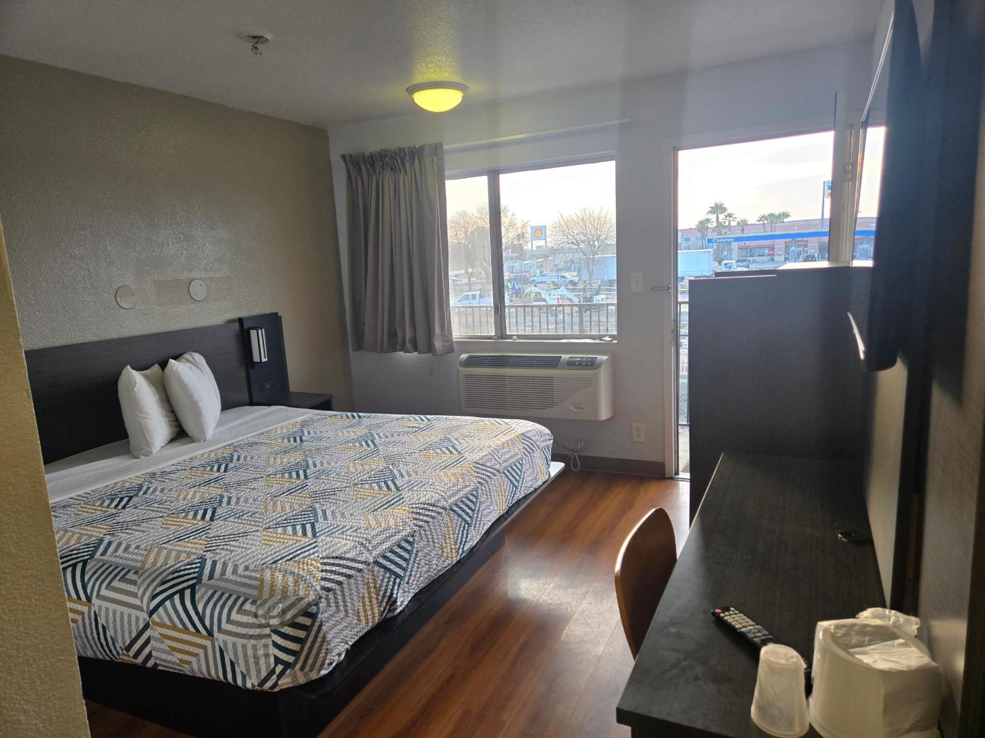 Park Inn By Radisson, Tracy Bagian luar foto